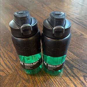Under Armour Draft Jr. Black and Green 18 ounce Water Bottle Set